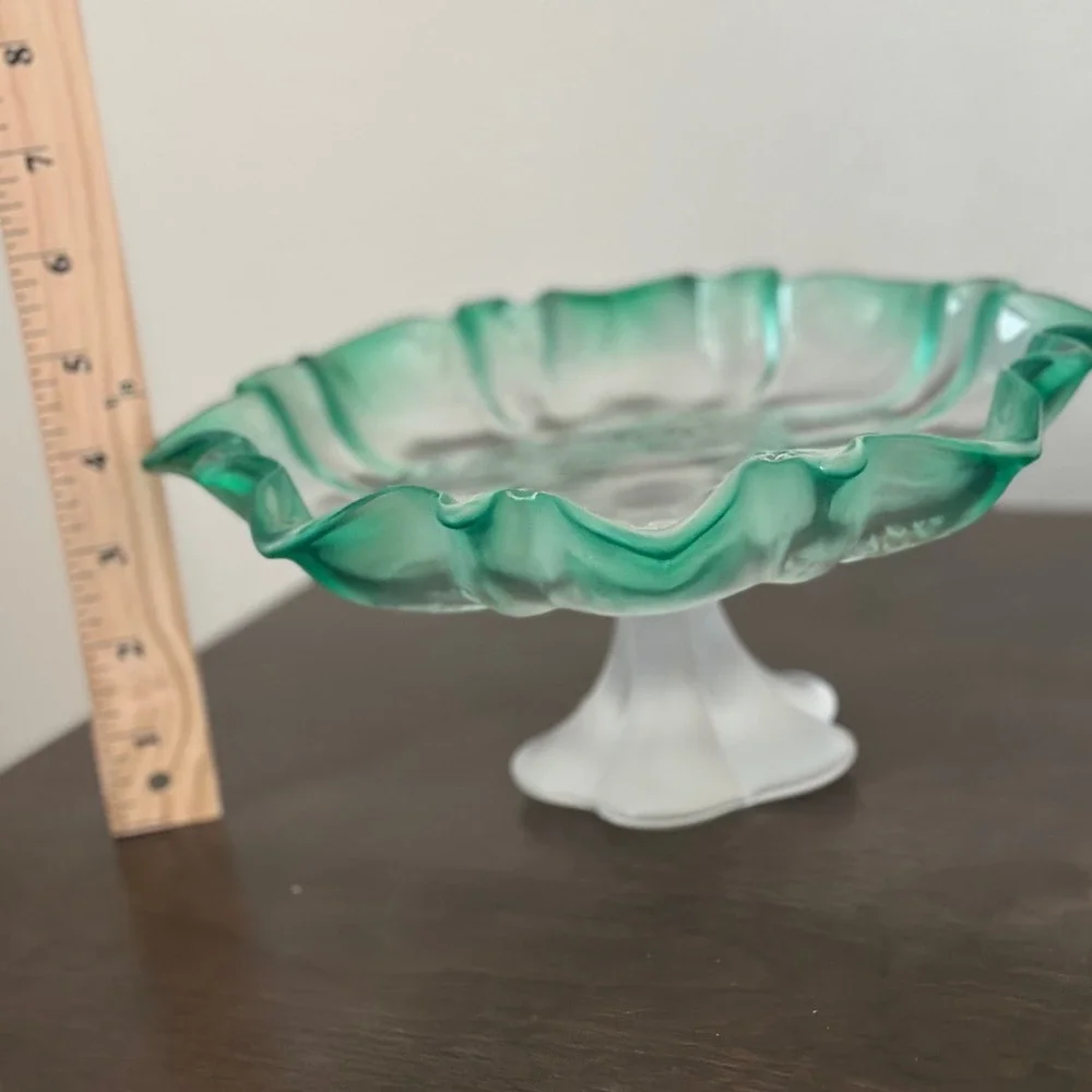 MIKASA PEDESTAL‎ CHRISTMAS WINTER CANDY DISH RUFFLED FLUTED EDGES FROSTED GREEN